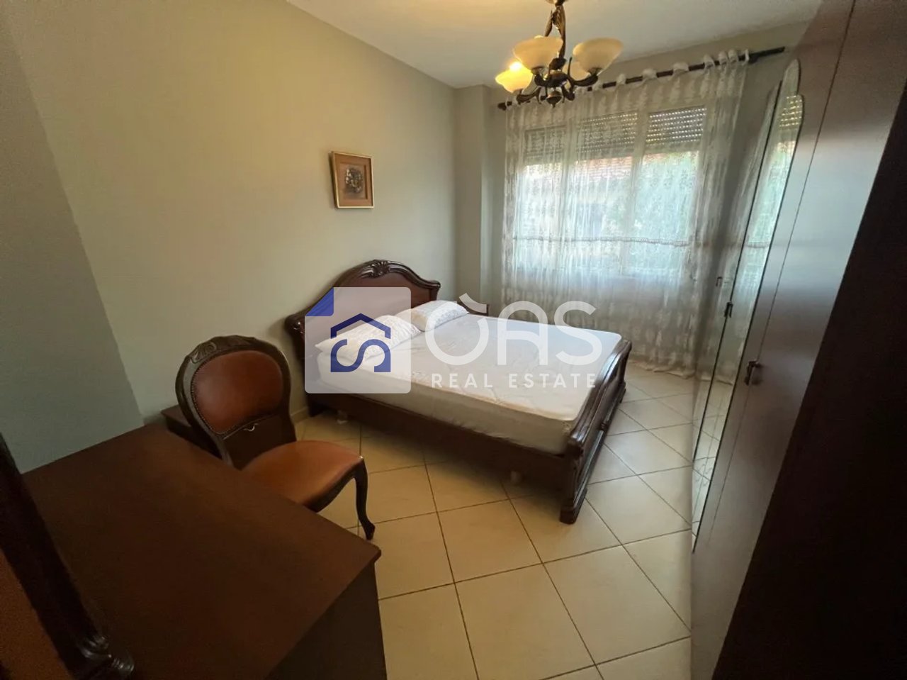 Jepet apartament me qera 1+1 Rruga Furtuzi