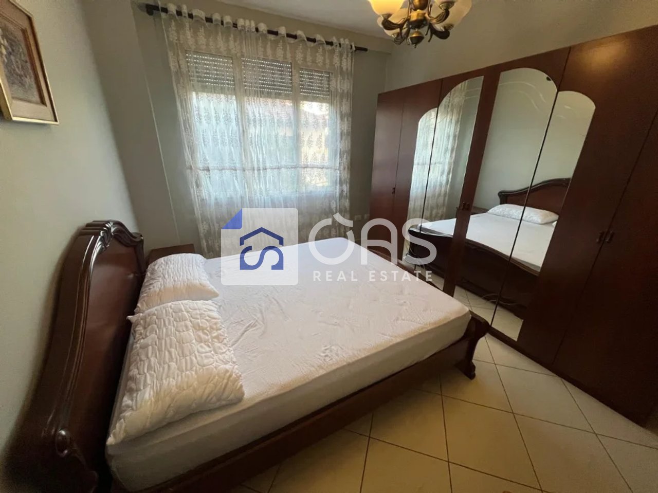 Jepet apartament me qera 1+1 Rruga Furtuzi