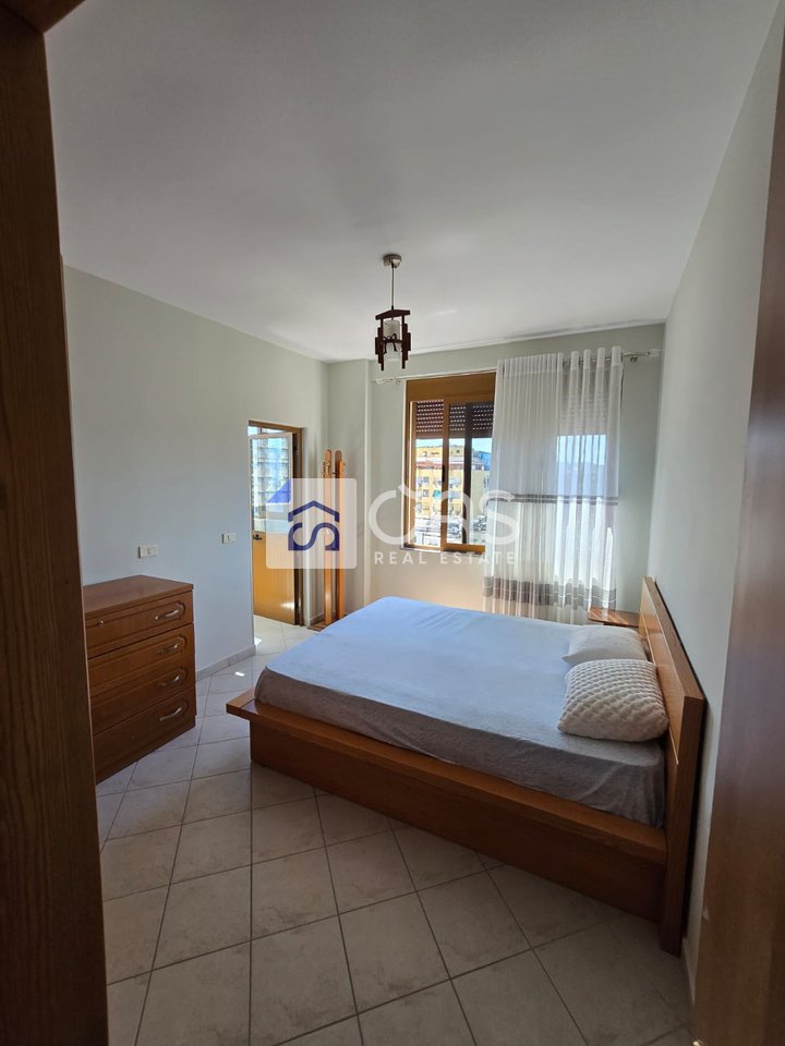Jepet apartament me qera 2+1 te , Rruga Fortuzi