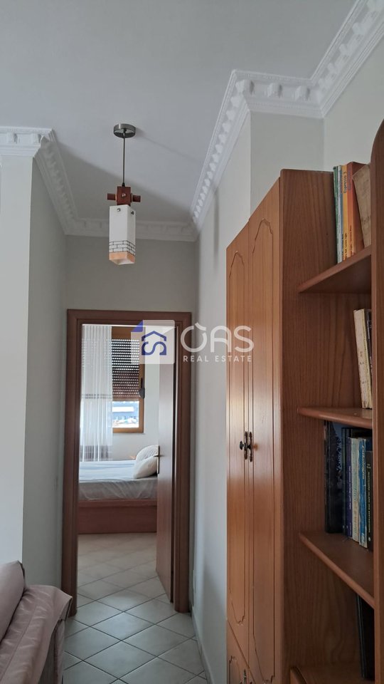 Jepet apartament me qera 2+1 te , Rruga Fortuzi