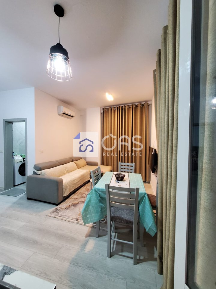 Affittasi 1+1 presso Komuna Parisit