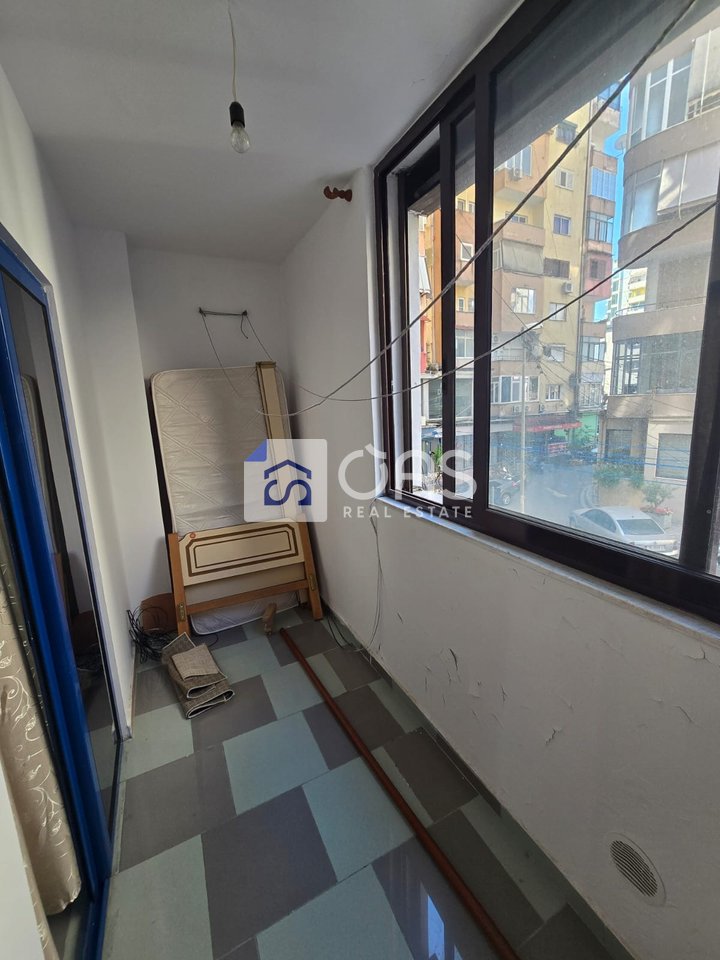 Jepet apartament me qera 1+1 Rruga Elbasanit