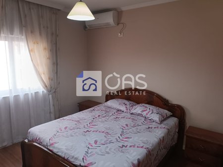 Jepet apartament me qera 1+1 Komuna E Parisi
