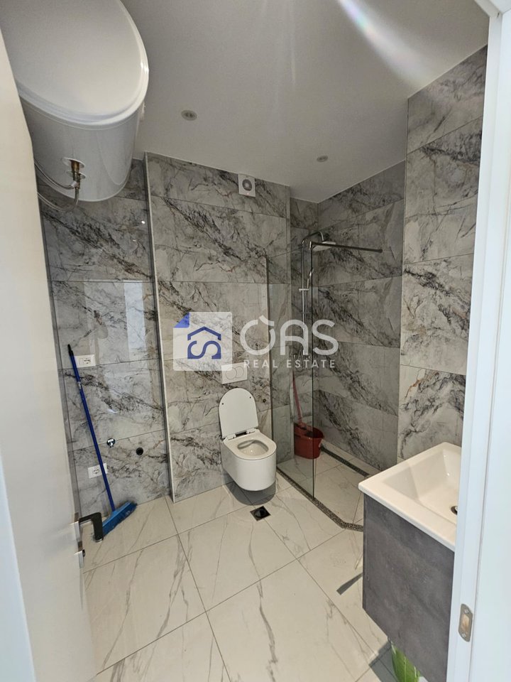 Ambient Biznesi me qera tek      RING CENTER