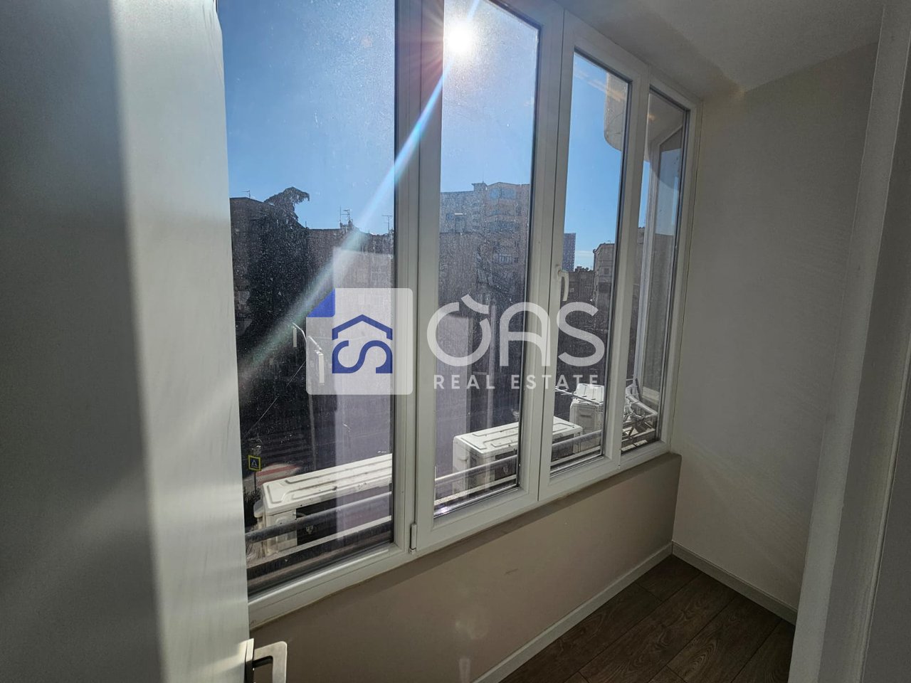 Ambient Biznesi me qera tek      RING CENTER