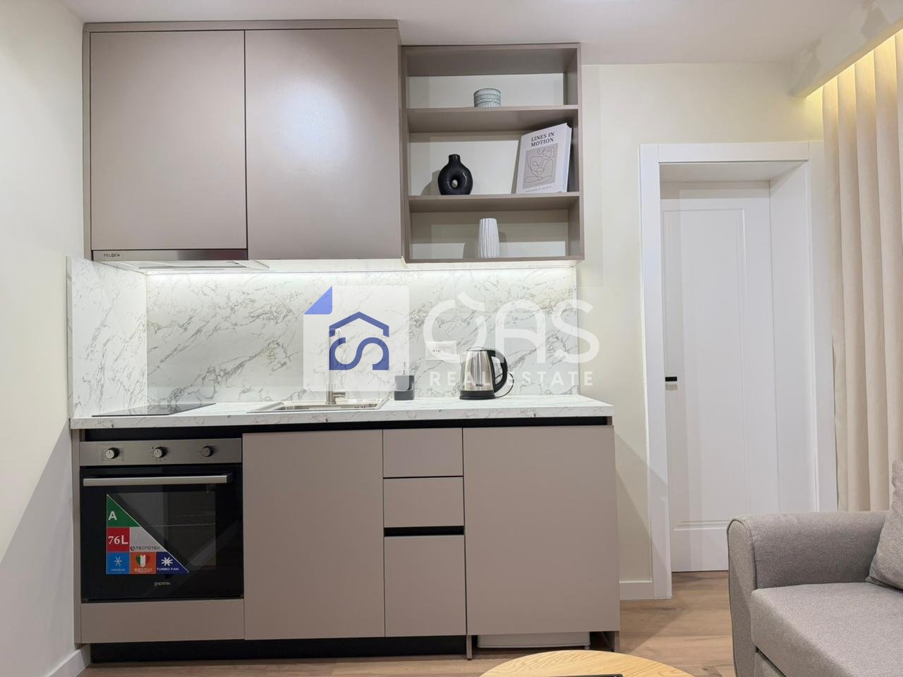 Vendesi 2 appartamenti 1+1 in 21 Dhjetori 193.000 euro