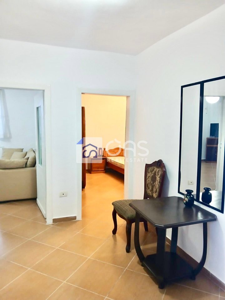 Si affitta appartamento 1+1 in centro.