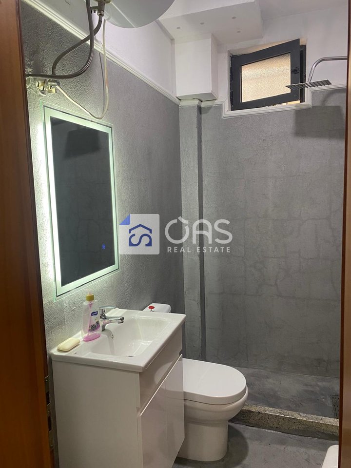 Si affitta monolocale a Myslym Shyri.