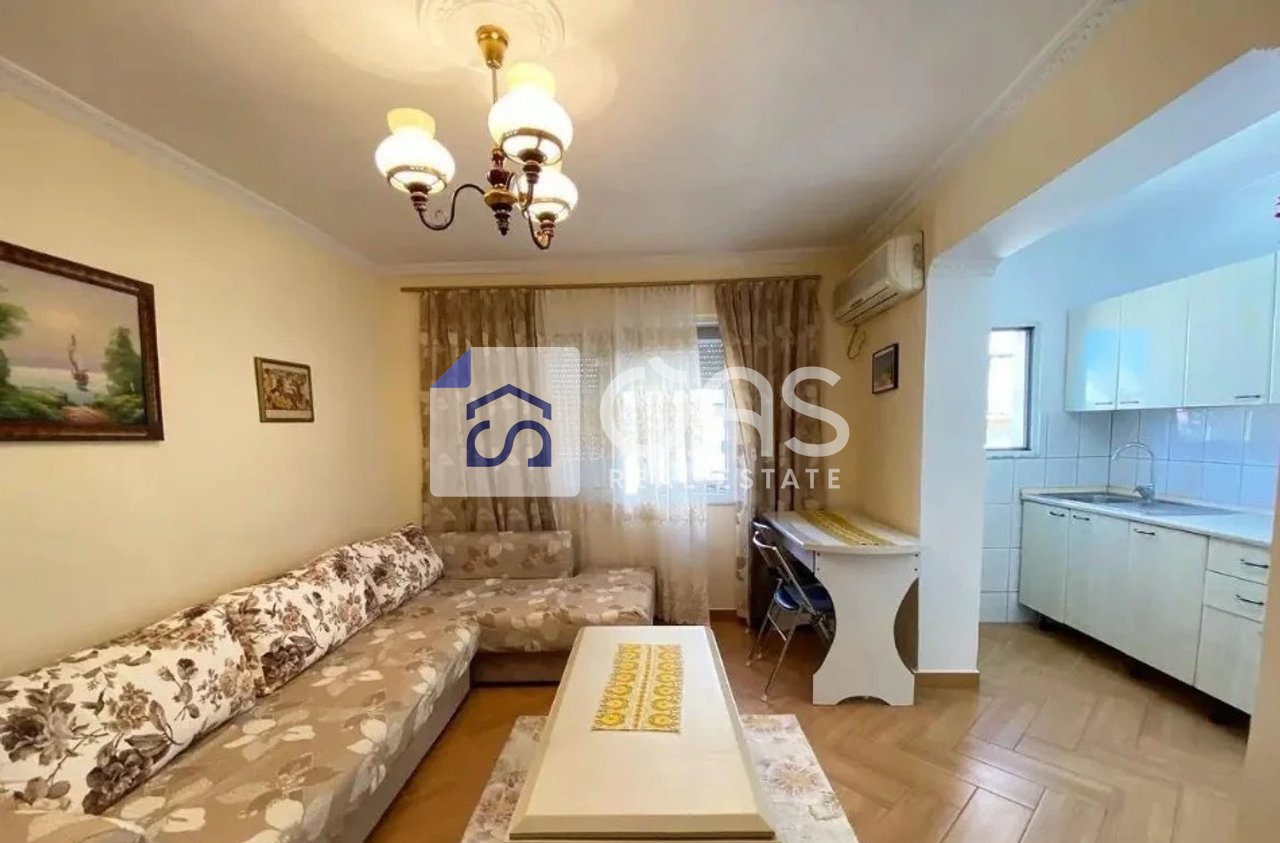 Affittasi appartamento 1+1 a Mine Peza