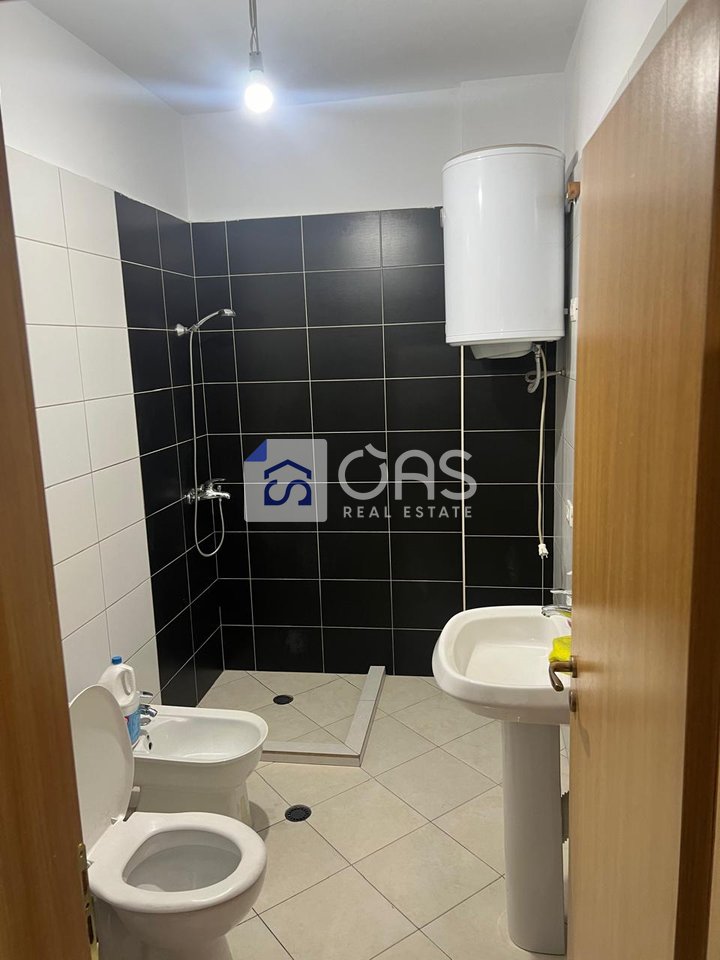 Shitet apartament 2+1+2 ne Astir