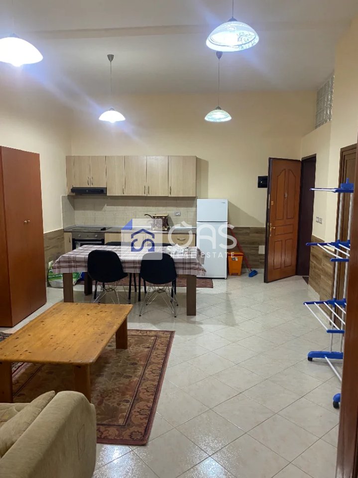 Jepet apartament me qera 1+1 Rruga Dibres