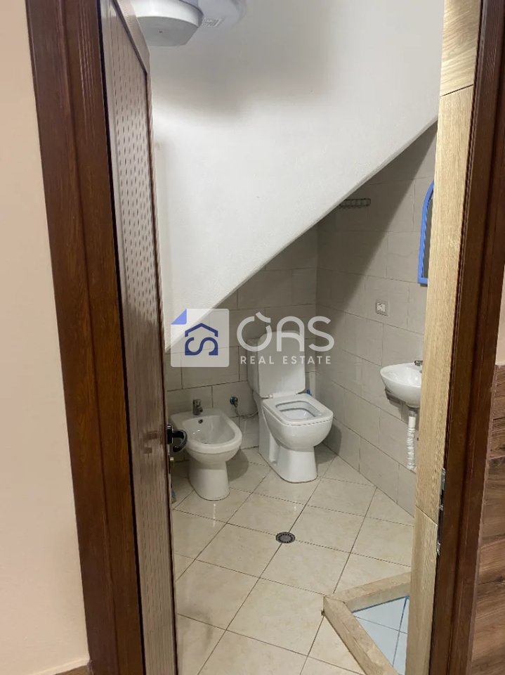 Jepet apartament me qera 1+1 Rruga Dibres