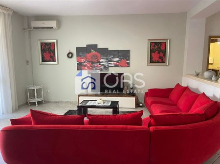 Jepet Apartament me qera 2+1 PAZARI I RI (SHKOLLA E KUQE)