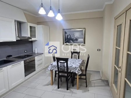 Jepet apartament me qera 2+1 ne Astir