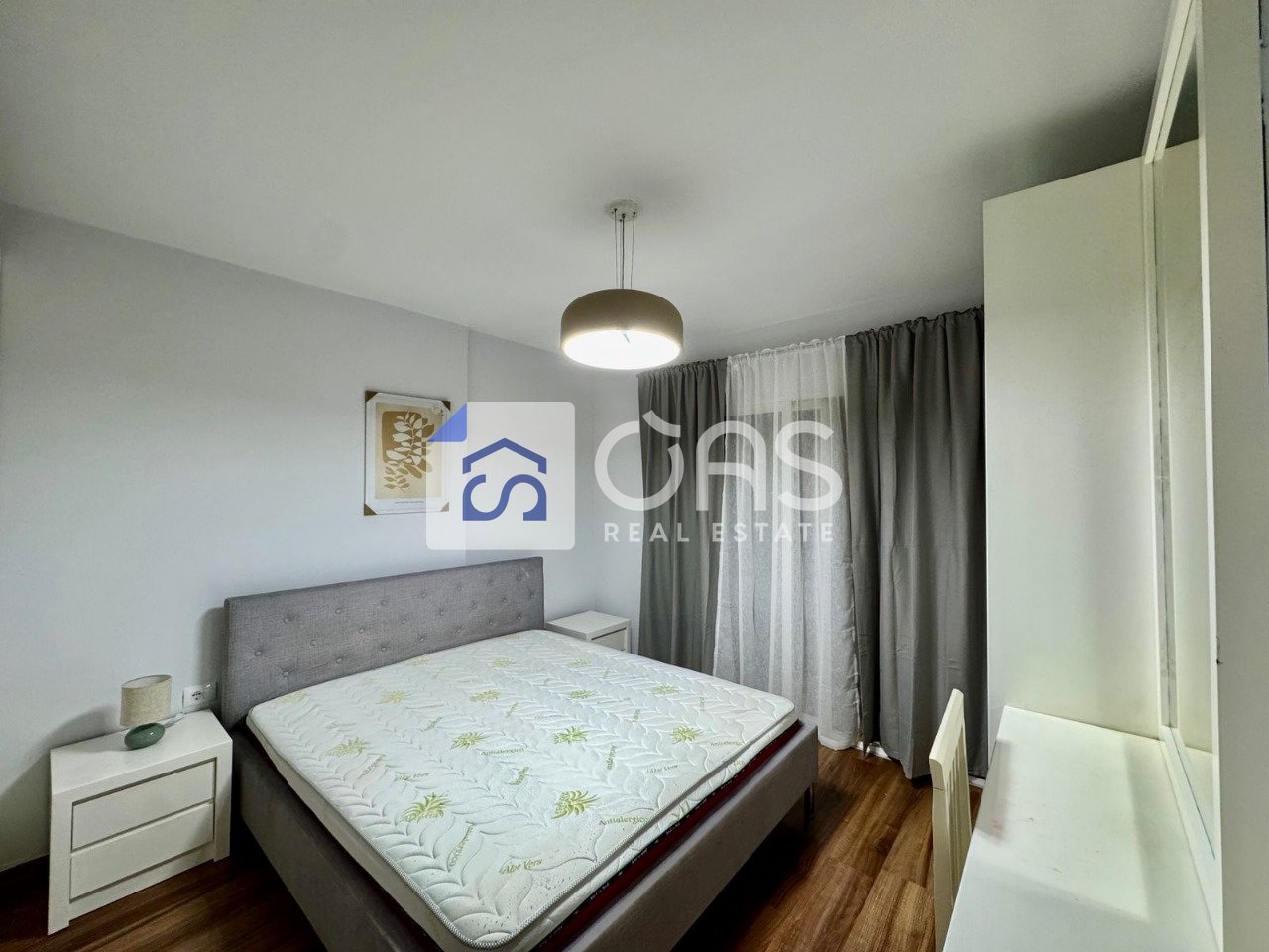 1+1 apartment for rent near Komuna Parisit