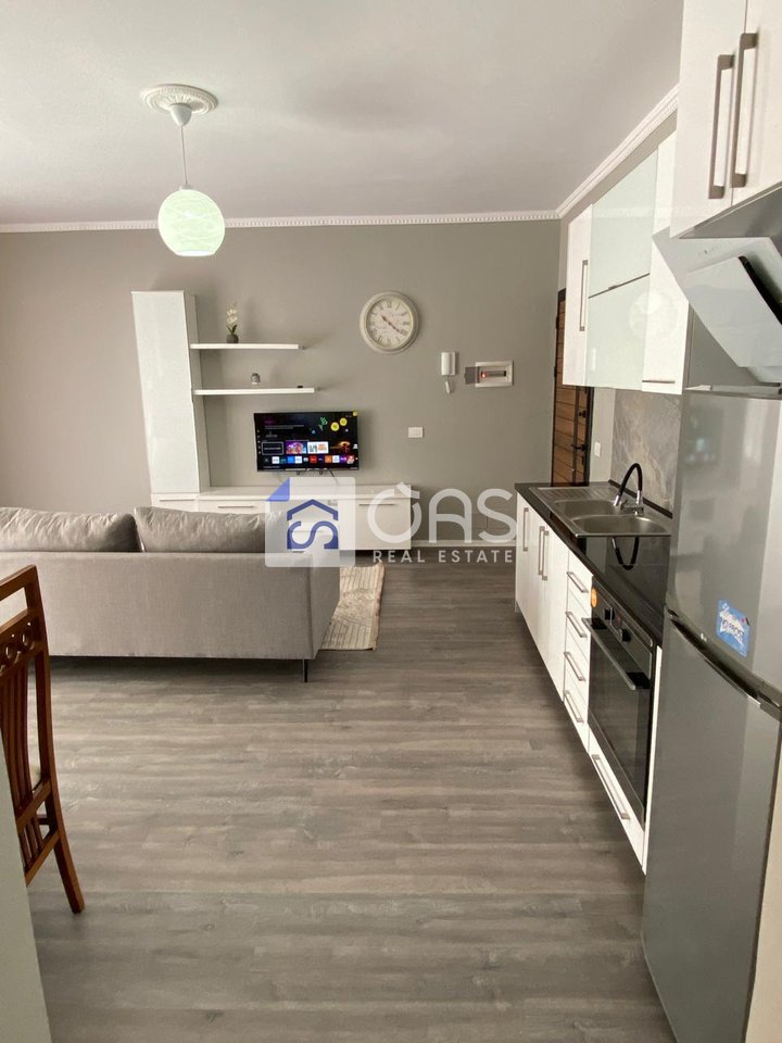 Jepet me qera apartament 1+1 tek Bulevardi i Ri