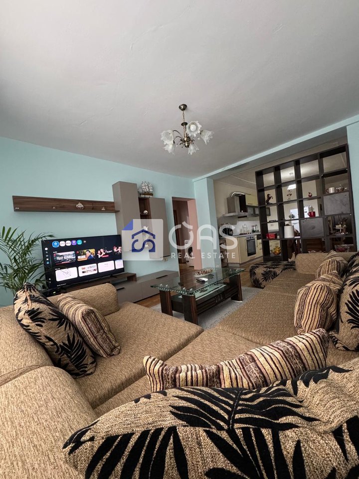 Jepet Apartament me qera 1+1 QENDER