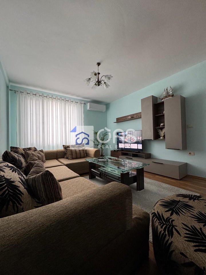 Jepet Apartament me qera 1+1 QENDER