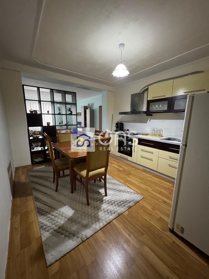 Jepet Apartament me qera 1+1 QENDER