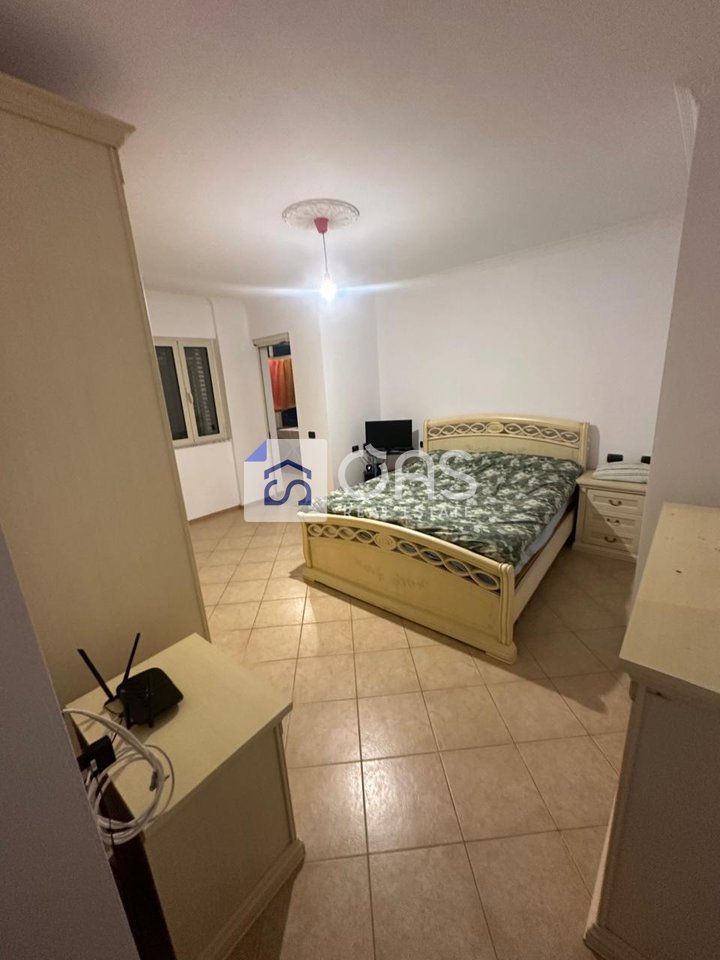 Jepet apartament me qera 2+1 Liqeni Artificial