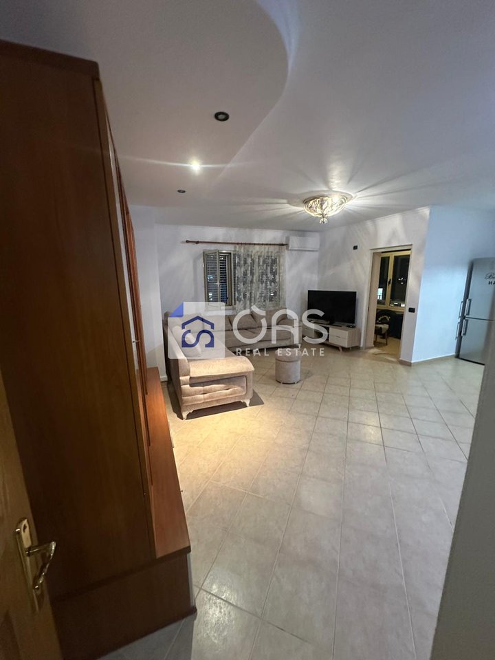 Jepet apartament me qera 2+1 Liqeni Artificial