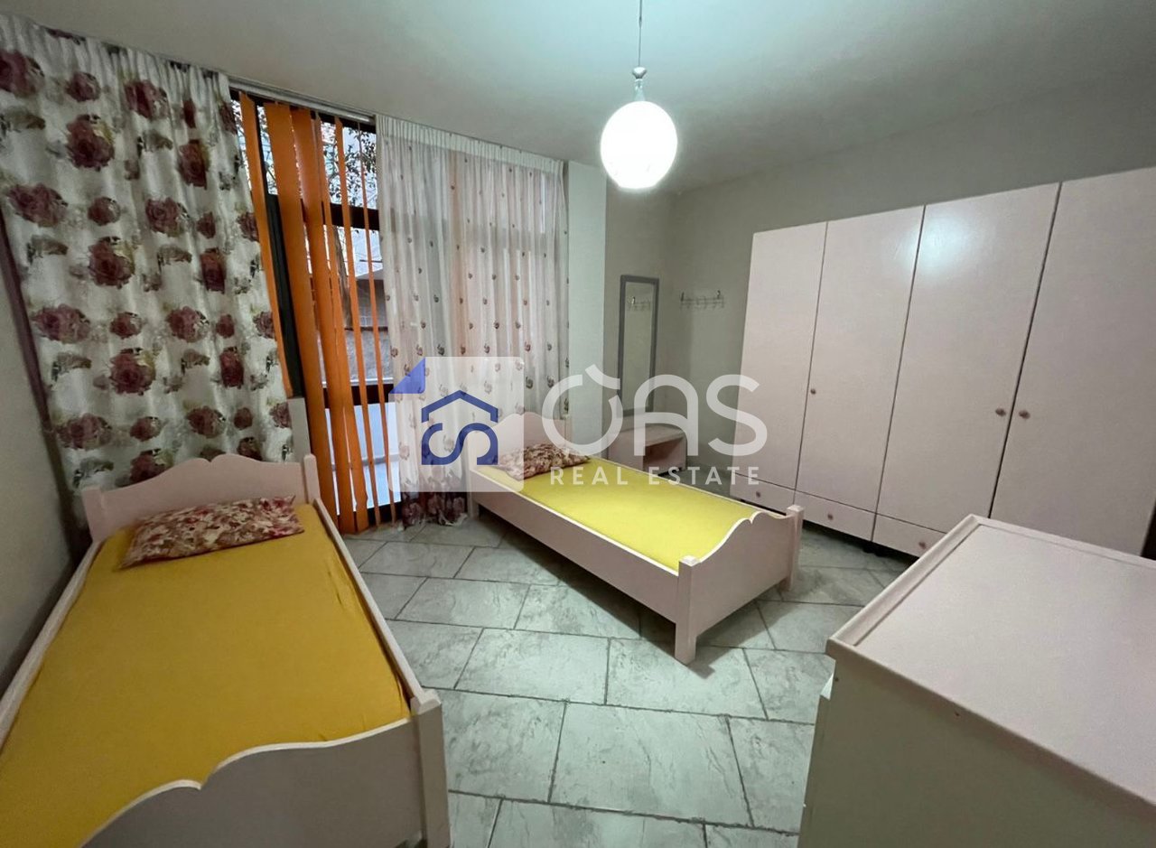 Jepet Apartament me qera 2+1 PAZARI I RI (SHKOLLA E KUQE)