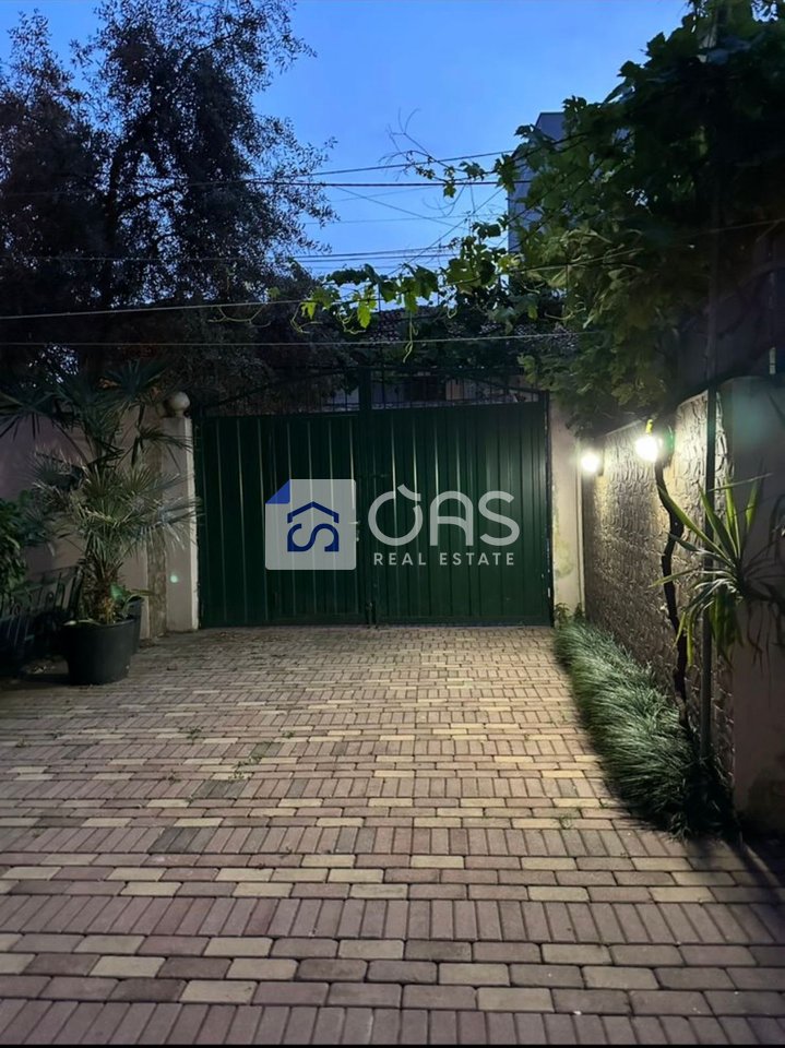 Jepet Apartament me qera 2+1 PAZARI I RI (SHKOLLA E KUQE)