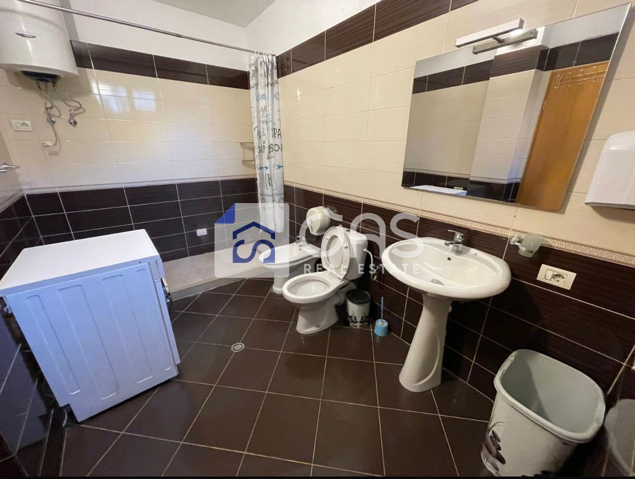 Jepet Apartament me qera 2+1 PAZARI I RI (SHKOLLA E KUQE)