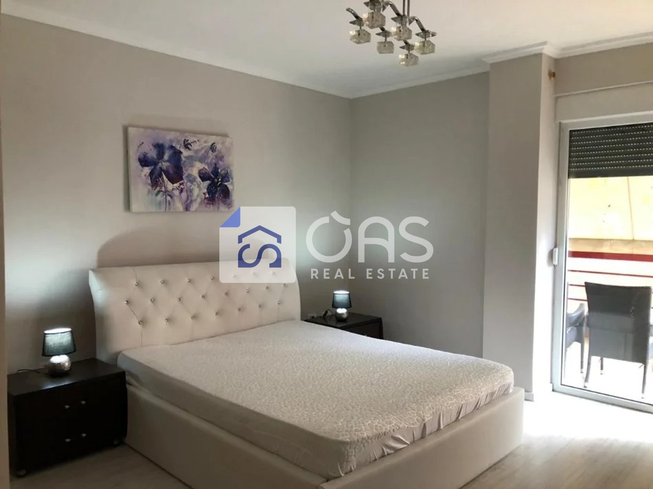 Shitet apartament 2+1+2 tek Liqeni i Thate