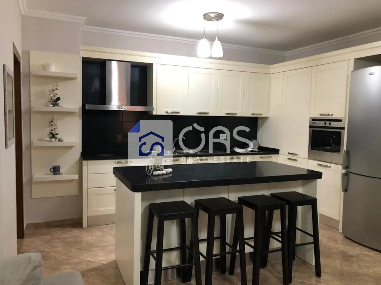 Shitet apartament 2+1+2 tek Liqeni i Thate