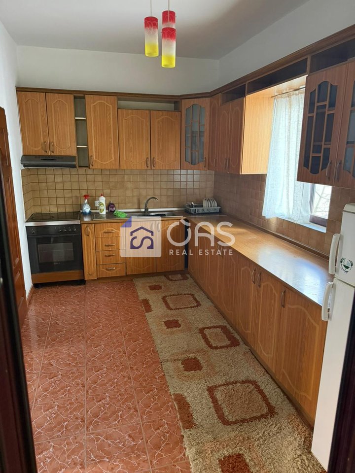 Jepet Apartament me qera 1+1 BULEVARDI I RI  (rr. Jordan Misja )