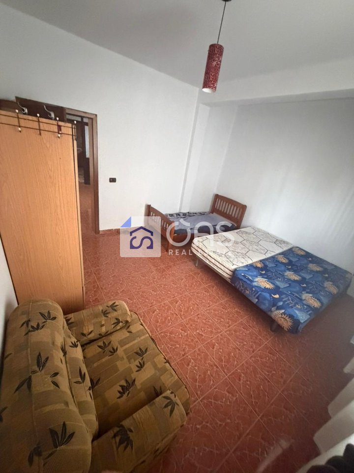 Jepet Apartament me qera 1+1 BULEVARDI I RI  (rr. Jordan Misja )