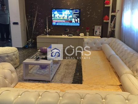 Jepet apartament me qera 2+1 Komuna e Parisit