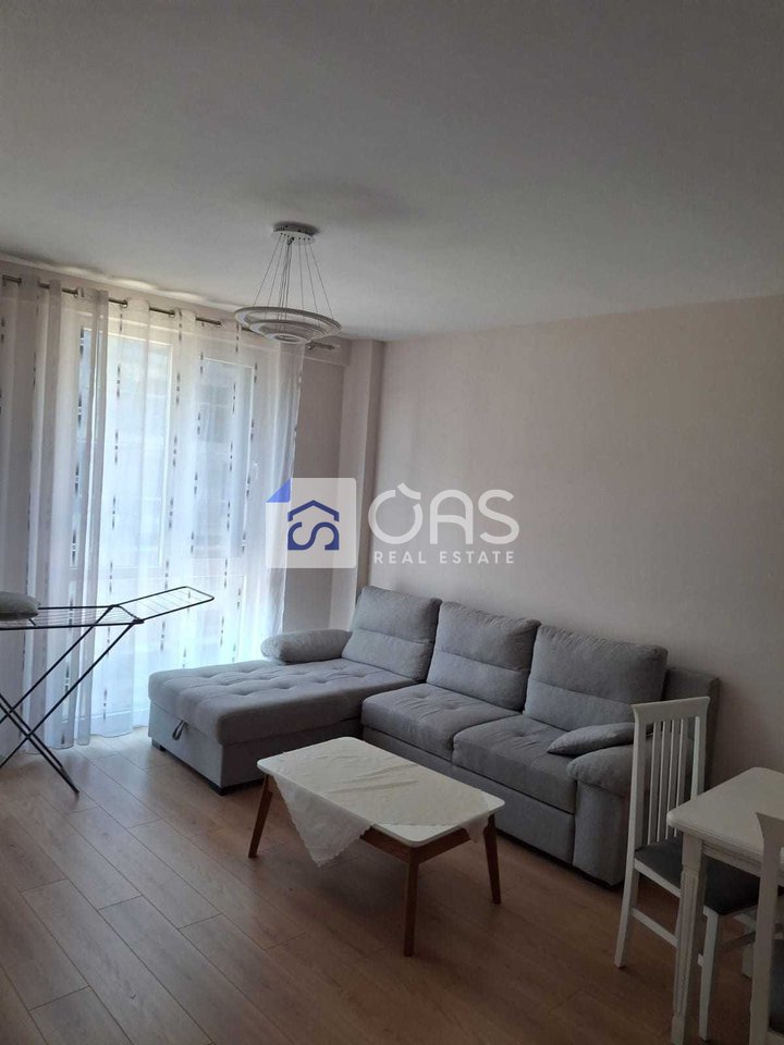 Jepet me qira apartamenti 2+1+2 Te Fusha Aviacionit(Clover Residence)