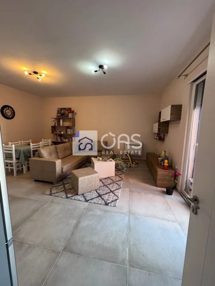 Jepet me qira apartament 1+1+Verande  Ne Paskuqan