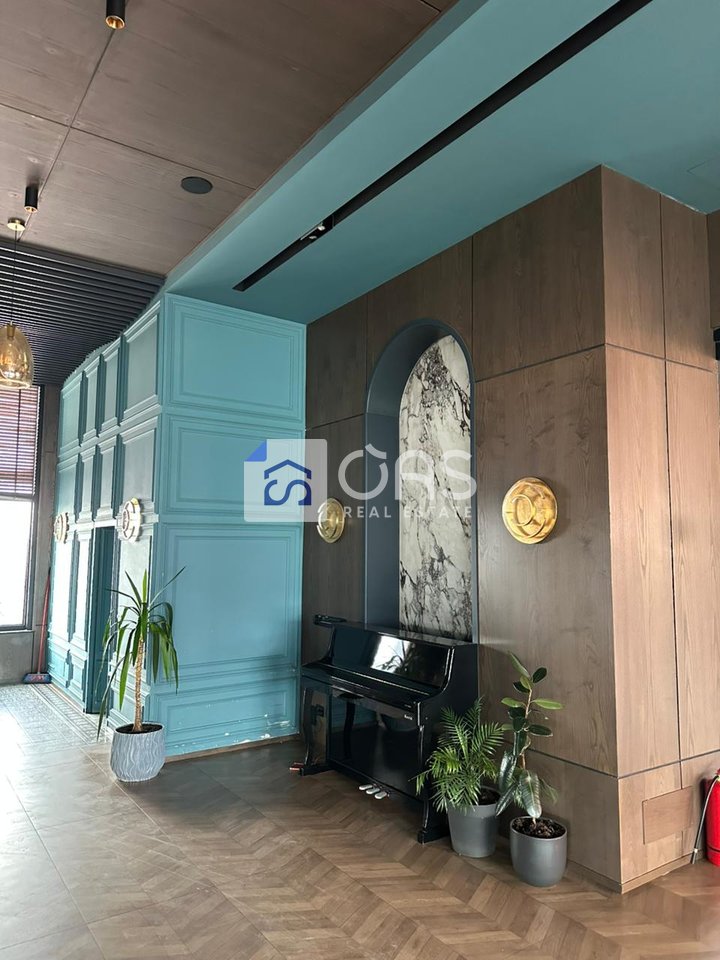 Premium Business Environment (ROOFTOP) Apartment area with arrows