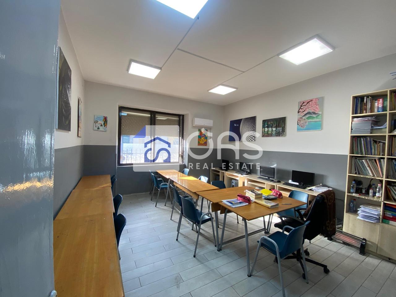 Ambient me qira ish bllok (rruga sami frasheri)