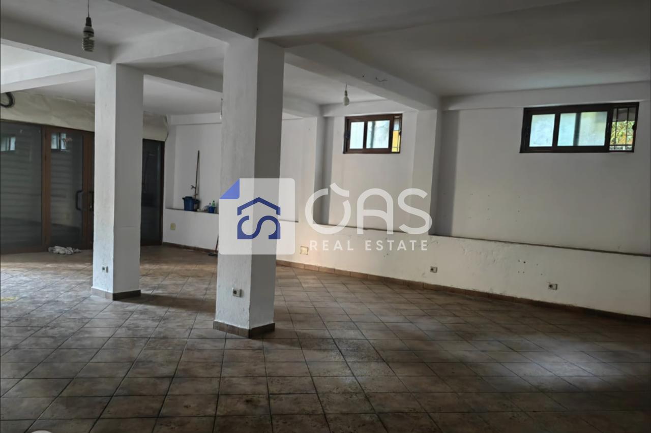 jepet me qira Magazine/Ambient biznesi  QENDER  (ground floor)