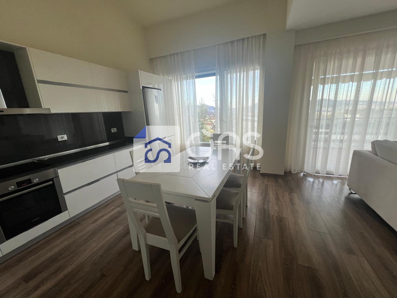 Jepet Apartament me qera 2+1  TEG  (REZIDENCA LONG HILL)