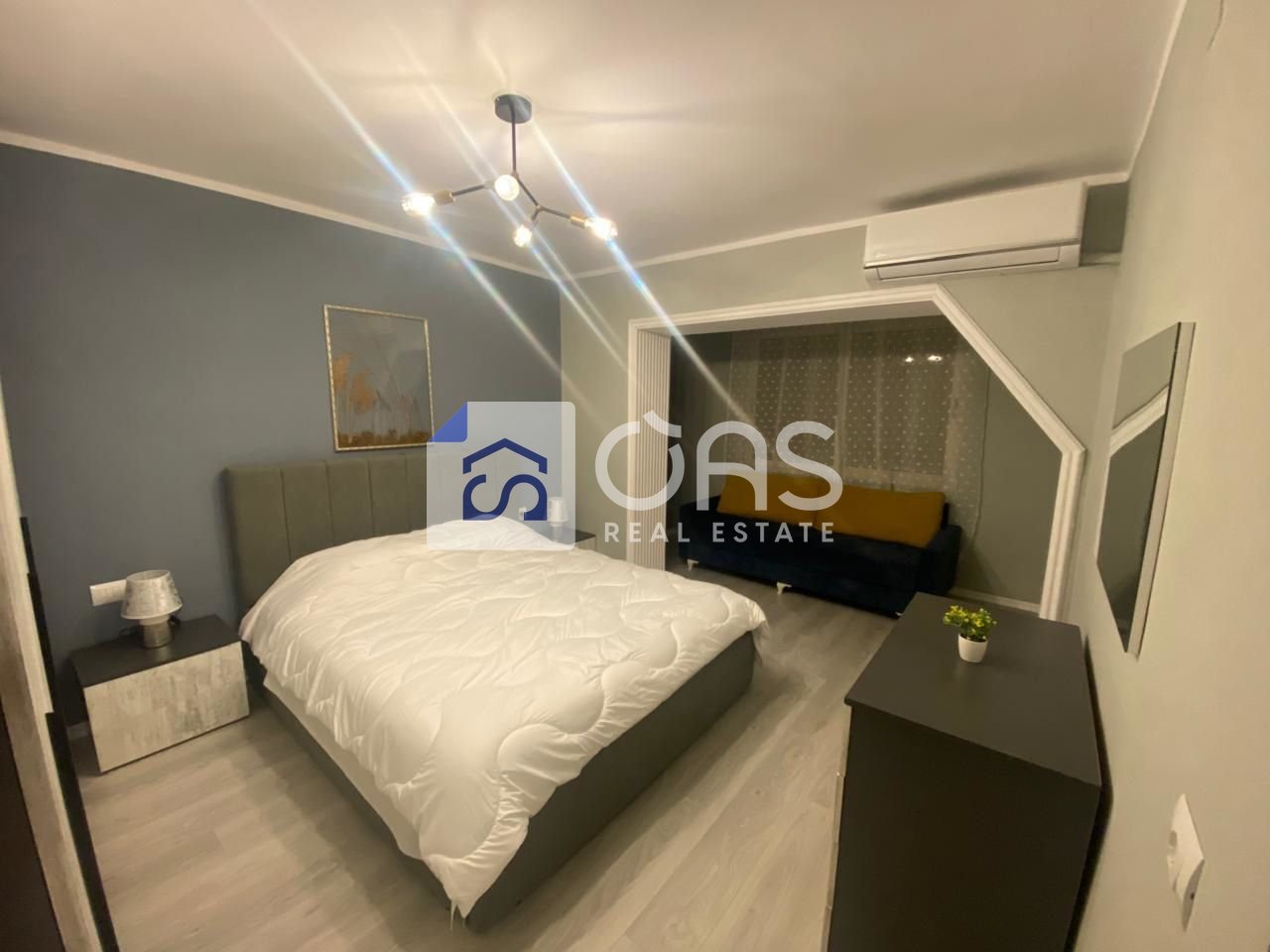 Jepet apartament me qera 1+1 Rruga e Durrsit