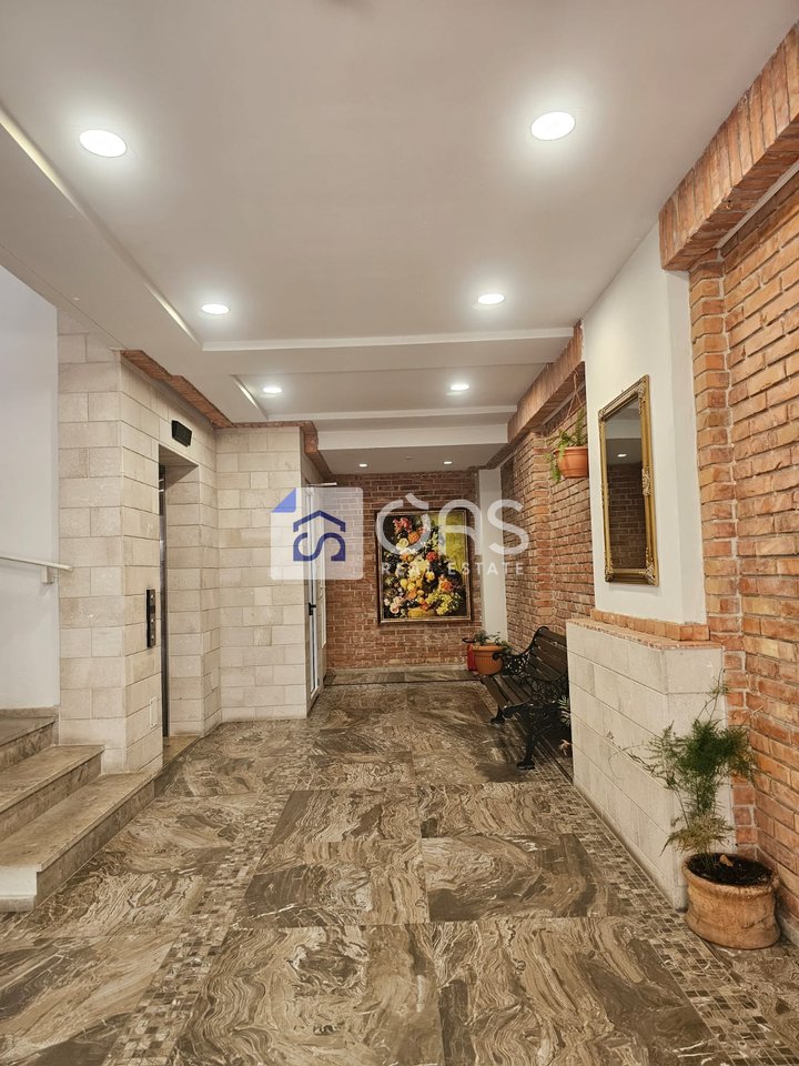 Office space for rent in the CENTER (NEAR RTSH)