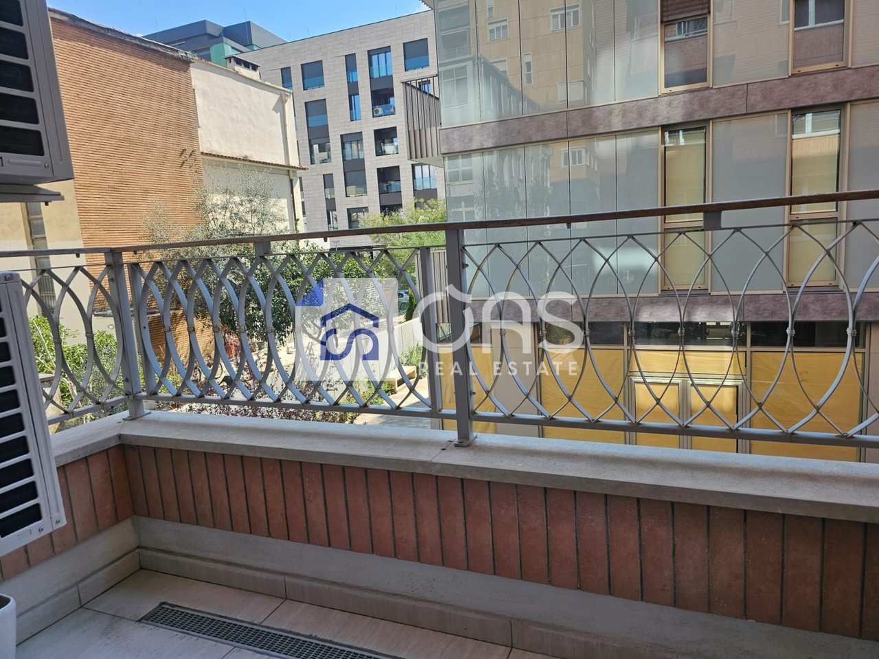 Office space for rent in the CENTER (NEAR RTSH)