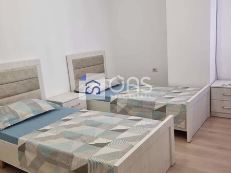 Jepet apartament me qera 2+1 Stacioni Trenit