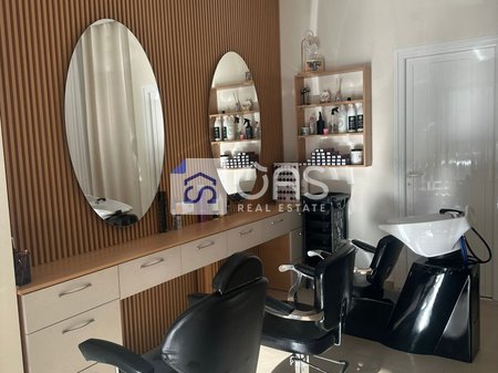 Jepet me qera SALLON ESTETIK   rruga e kavajes   (Square 21)