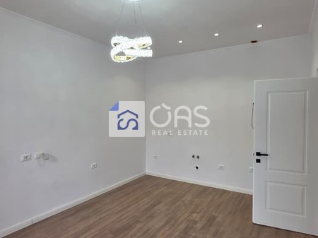 Shitet apartament 2+1 Te Rruga Bardhyl