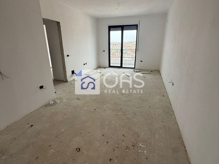 Appartamento 1+1 in vendita a Kinostudi.