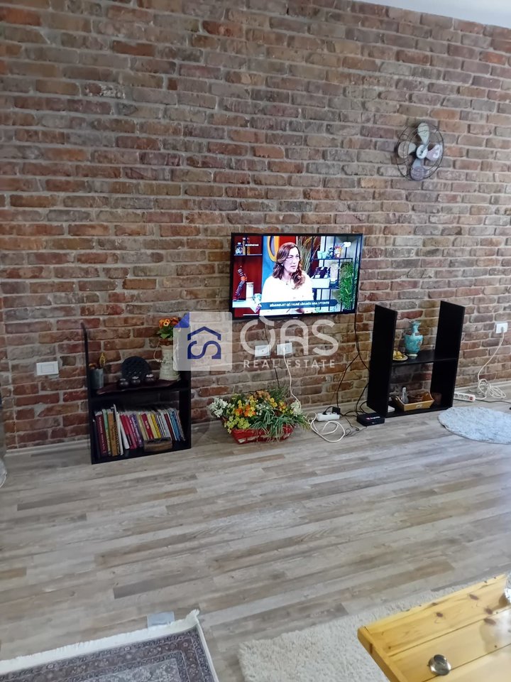 Jepet apartament me qera 1+1 Selvia