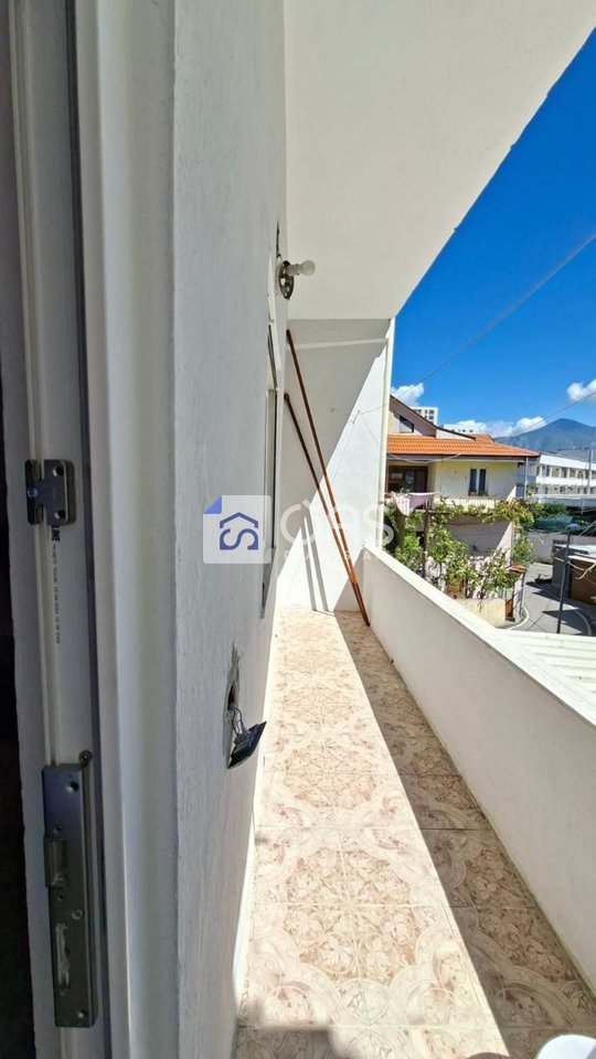 Jepet apartament me qera 1+1 Rruga E Durrsit