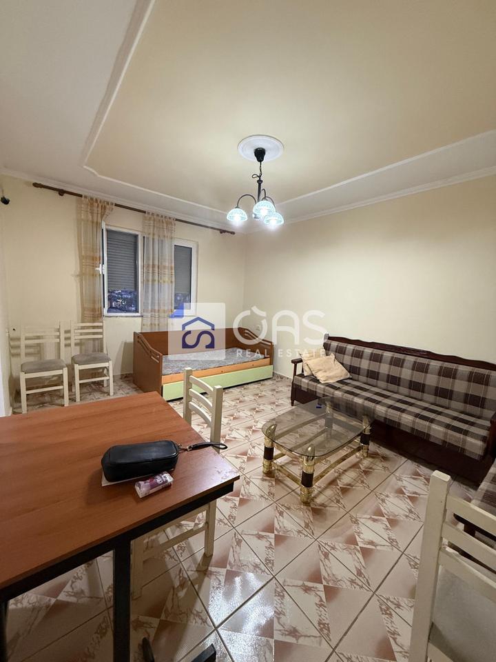 shitet apartament 1+1 pallati me shigjeta