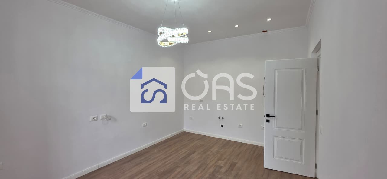 Shitet apartament 2+1 Te Rruga Bardhyl